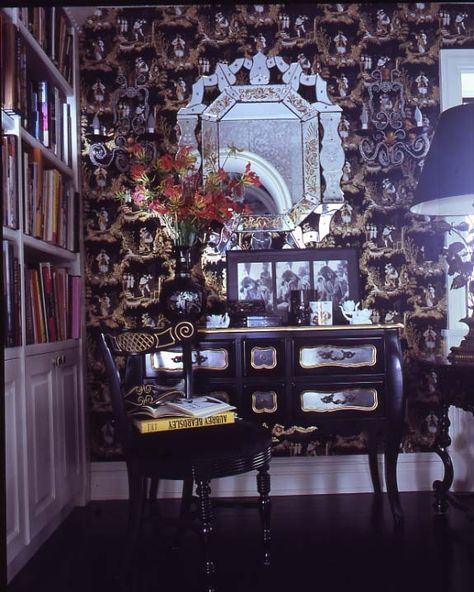 anna sui Interior Design Vignette, Maximalist Interior, Otaku Room, Space Artwork, Show Beauty, Interior Decorating Styles, Magazine Fashion, Beauty Magazine, Fashion Blogger Style