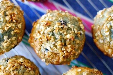 Blueberry Muffins with Kefir - I  use coconut oil. And add some pecans to the topping :) Kefir Muffins, Natural Probiotic Foods, Bluberry Muffins, Probiotic Recipes, Grains Recipes, Healthy Blueberry Muffins, Fall Produce, Kefir Recipes, Natural Probiotics