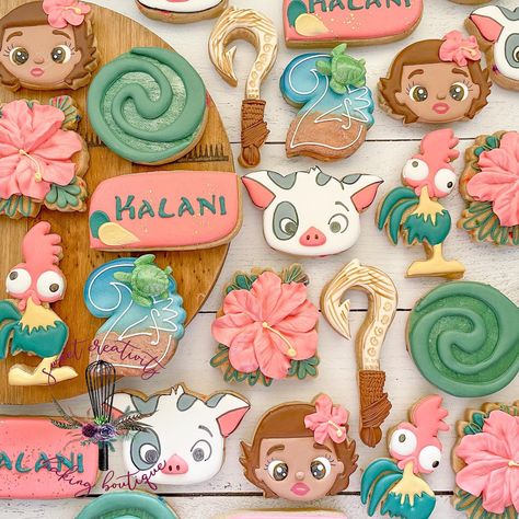 Moana-inspired birthday cookies Moana Treats Ideas, Moana Cookies Decorated, Moana 2nd Birthday Party For Girl, Moana Sugar Cookies, Edible Cupcakes, Moana Cookies, Birthday Themes For Girls, Disney Princess Theme, 3 Birthday