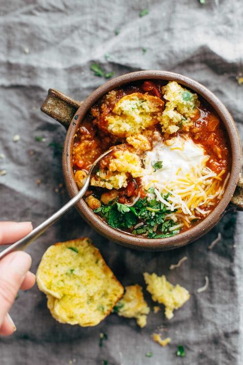 Spicy Posole with Cheesy Jalapeño Cornbread Muffins - One of my favorites for meal prep lunching. Posole plus some cornbread? YUM. #dinner #soup #recipe #souprecipe #easydinner #yum | pinchofyum.com Savory Cornbread Recipe, Posole Soup, Savory Cornbread, Stews Recipes, Dinner Soup, Jalapeño Cornbread, Mexican Flavors, Soup Chili, Cozy Weather