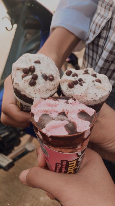 #friends #icecream #bestfriends #besties Editing Tricks, Eating Ice Cream, Cream Aesthetic, Birthday Blessings, Hijabi Aesthetic, Photo Editing Tricks, Food Snapchat, Photo Editing, Ice Cream