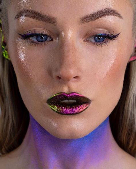 Friends Instagram, Make Up Inspo, Glowing Makeup, Contour Makeup, Editorial Makeup, Makeup Inspiration, Best Makeup Products, Septum Ring, A R