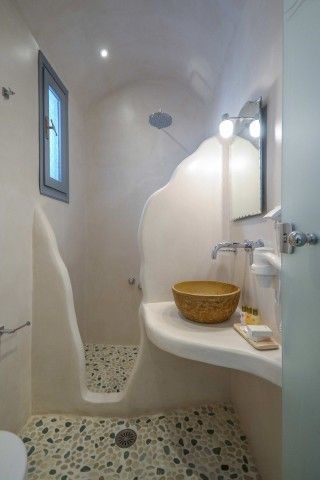 Greece House Design, Santorini Style Bathroom, Greece Bathroom, Greece Inspired Bathroom Decor, Greek Island Bathroom, Bathroom Greece Style, Greek Island House, Greek Bath House, Cycladic Architecture Interior