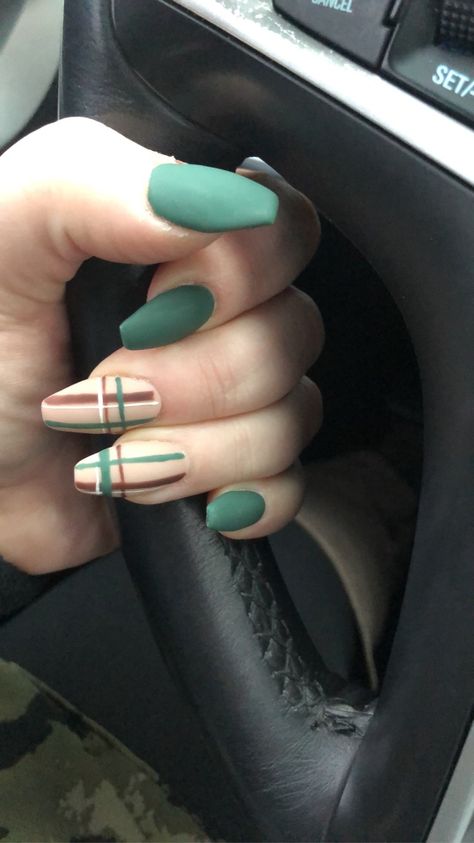 Green And Beige Nails, Nail Ideas Burgundy, Hunter Green Nails, Beige Nails, Matte Nails, Fall Nails, Green Nails, Hunter Green, Coffin Nails