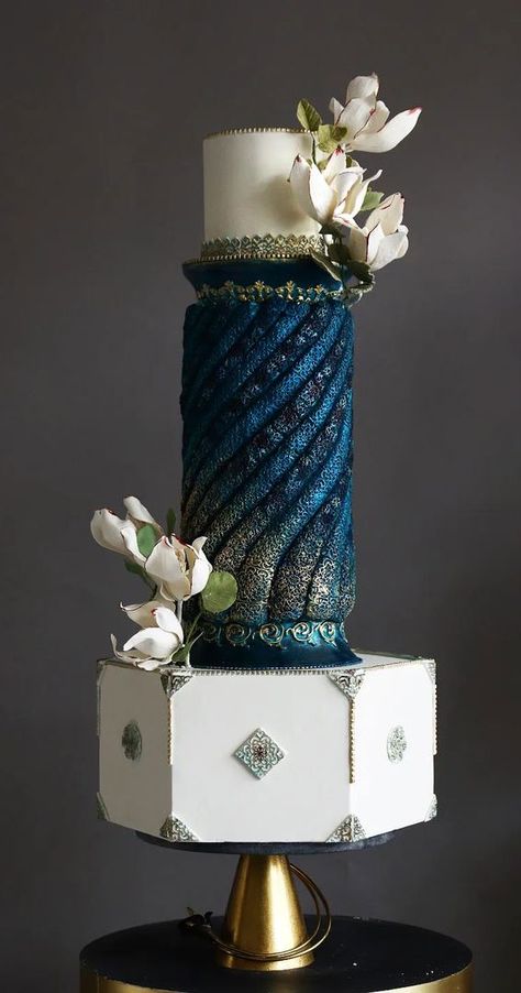 Elegant Cake Design, Royal Wedding Cake, Royal Cakes, Beautiful Cake Designs, The Wedding Cake, Modern Cakes, Wedding Cakes Blue, Indian Wedding Cakes, Creative Birthday Cakes