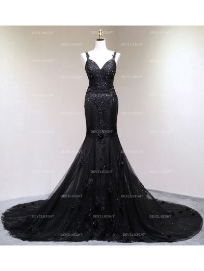 Black Gothic Beading Mermaid Gorgeous Wedding Dress Black Wedding Dress Mermaid, Black Mermaid Wedding Dress, Formal Goth, Black Bridal Dresses, Goth Wedding Dresses, Baju Kahwin, Black Wedding Gowns, Gothic Bride, Muslim Wedding Dresses