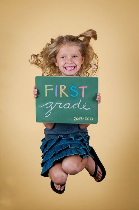 Back To School Photo Ideas, Achieve 3000, Kindergarten Photography, School Photo Ideas, Preschool Photography, Back To School Photos, Kindergarten Photos, First Day Of School Pictures, Back To School Pictures