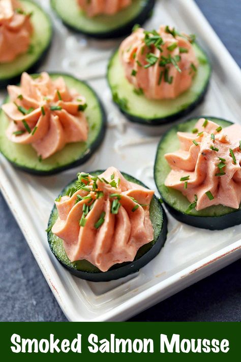 An easy recipe for smoked salmon mousse made with cream cheese and served on cucumber slices. Wedding Food Platters, Salmon Mousse Recipes, Canned Salmon Salad, Smoked Salmon Mousse, Salmon Mousse, Smoked Salmon Appetizer, Salmon Appetizer, Healthy Recipes Easy, Salmon Cream Cheese