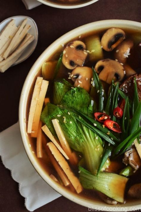 Miso Mushroom Soup, Healing Bowls, Vegan Miso Soup, Green Mango Salad, Asian Diet, Coriander Soup, Decorating Food, Vegan Asian Recipes, Planning Board