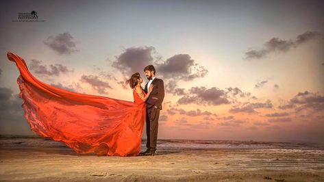 Pre Wedding Photoshoot Beach, Pre Wedding Photoshoot Props, Pre Wedding Videos, Pre Wedding Photoshoot Outfit, Wedding Photoshoot Props, Pre Wedding Shoot Ideas, Pre Wedding Photoshoot Outdoor, Wedding Photoshoot Poses, Pre Wedding Poses