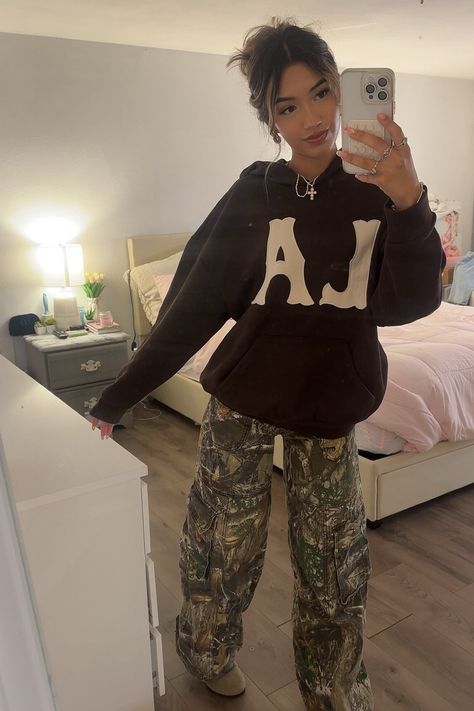 PacSun Vintage Field LA Hoodie curated on LTK Camo Pants Outfits, Camp Pants Outfit, Camo Hoodie Outfit, Pink Hoodie Outfit, Hoodie Outfit Aesthetic, Outfit Inspo For School, White Girl Outfits, Outfit Inspo Casual, Camo Hoodie