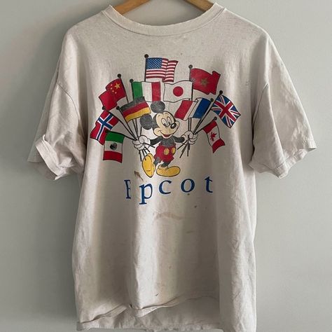 Vintage Disney Epcot T-Shirt Vintage Epcot Shirt, Disney Tee Shirt Ideas, Vintage Disneyland Shirt, Disney Shirt Aesthetic, Vintage Disney Tee, Disney Merchandise Clothing, Disney Shirts Vintage, Vintage Disney Tshirt, Retro Disney Shirt