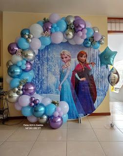 109 Ideas de decoración para Fiesta temática de Frozen Frozen Theme Birthday Decoration, Frozen Diy Party Decorations, Frozen Backdrop Ideas, Fiesta De Frozen Decoration Ideas, Elsa Birthday Party Decorations, Elsa Birthday Party Ideas, Frozen Balloon Decorations, Frozen Balloon Garland, Frozen Theme Party Decorations