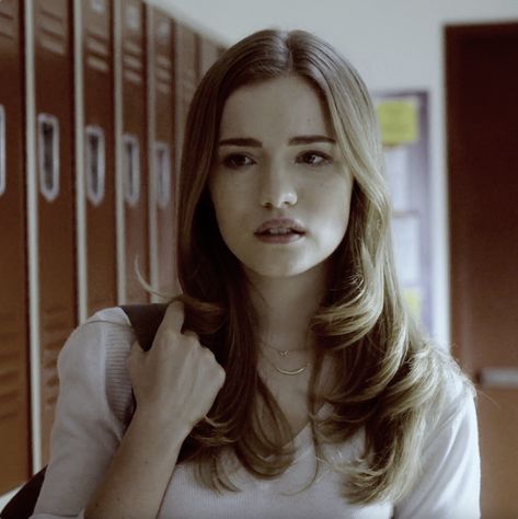 Scream Emma Duval, Emma Duval Icons, Willa Fitzgerald Icons, Willa Fitzgerald Gif, Face Claim Aesthetic, Emma Duval, Willa Fitzgerald, Fem Faceclaims, Mtv Scream