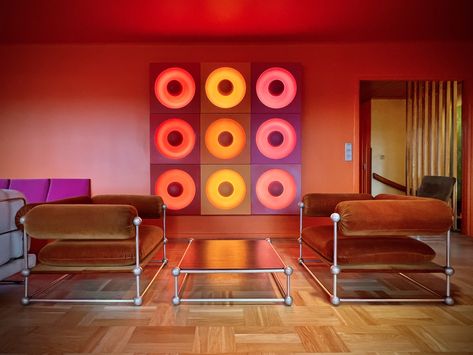 ORANGE ROOM | THE VERNER PANTON COLLECTOR Verner Panton Interior, Turquoise Room, Modern Scandinavian Interior, Hostels Design, Red Dining Room, Orange Rooms, Retro Interior Design, Purple Interior, Yellow Room