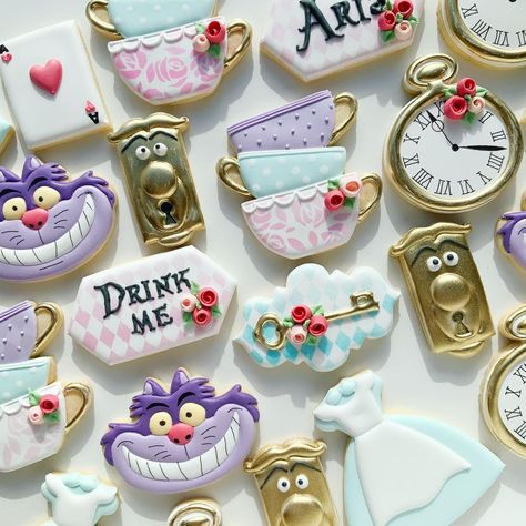 Alice In Wonderland Food, Lewis Carroll Alice In Wonderland, Alice In Wonderland Cupcakes, Tea Cup Cookies, Alice In Wonderland Tea Party Birthday, Alice In Wonderland Cakes, Princess Theme Birthday, Mad Hatter Party, Disney Baby Shower