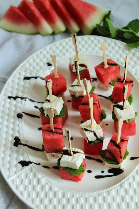 Watermelon Feta Mint Skewers 3 | Bites of Bri Watermelon Skewers, Summer Potluck Dishes, Food Skewers, Bbq Appetizers, Sommer Mad, Cookout Side Dishes, Summer Potluck, Dish Ideas, Watermelon And Feta