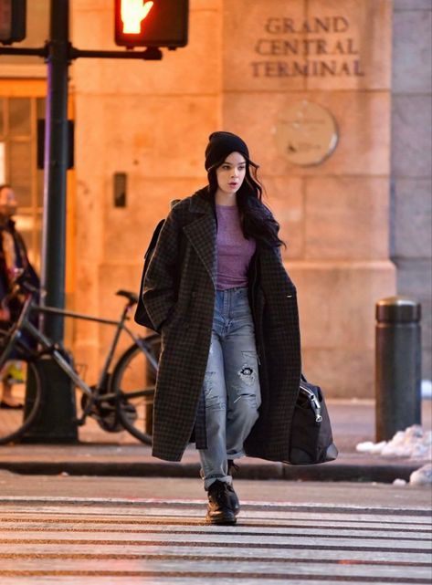 Kate Bishop Hawkeye Outfits, Kate Bishop Outfit Ideas, Kate Bishop Outfit, Bishop Outfit, Never Meet Your Heroes, Kate Bishop Hawkeye, Marvel Show, Young Avengers, Kate Bishop