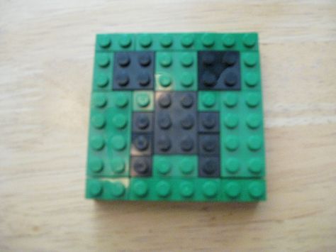 Minecraft Creeper LEGO Instructable Minecraft Shapes, Minecraft Lego, Lego Challenge, Lego Club, Lego Activities, Lego Lovers, Hama Beads Minecraft, Minecraft Birthday Party, Lego Blocks