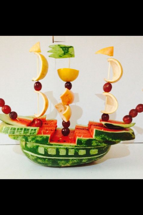 Watermelon Boat, Chicken Thigh Recipe, Deco Fruit, Fruit Creations, Decorações Com Comidas, Food Art For Kids, Food Sculpture, Fruit And Vegetable Carving, Fruit Displays