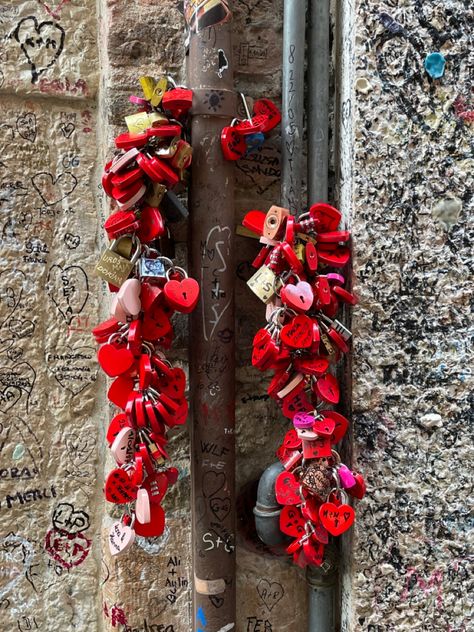 Verona, Italy Vsco Ideas, Love Locks, Love Lock, Love Aesthetic, Verona Italy, Aesthetic Red, Italy Aesthetic, + Core + Aesthetic, Ig Stories