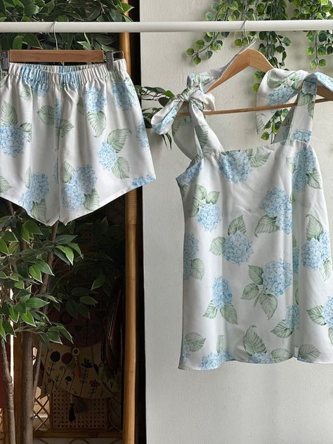 New Hydrangea Pjs Tie Knot Tank Top Style Pj Sets in Blooming Hydrangeas Pattern Bridesmaids Pjs - Etsy Best Bridesmaids Gifts, Unique Getting Ready Outfits Bridesmaids, Getting Ready Outfits For Bridesmaids, Bridesmaid Sleepwear, Wedding Day Getting Ready Outfit, Getting Ready Wedding Outfit, Wedding Getting Ready Outfit, Bridesmaid Getting Ready Outfit, Wedding Morning Getting Ready