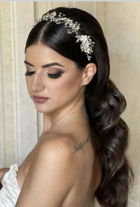 Wedding Hairstyles For Long Hair Down Middle Part, Hairstyles With Diadem, Prom Hait, Wedding Tiara Hairstyles, Middle Part Hairstyles, Wedding Hair Up, Wedding Hair Headband, Quinceanera Hairstyles, Bridal Hair Inspiration