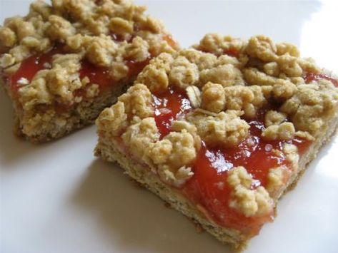 Recipes For Rhubarb, Rhubarb Oatmeal Bars, Rhubarb Bars Recipes, Deserts Cakes, Rhubarb Jelly, Soft Granola, Rhubarb Oatmeal, Recipe Oatmeal, Rhubarb Bars