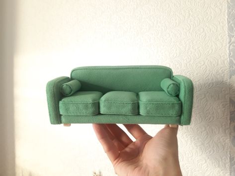 Miniature Sofa Template, Sofa Miniature Diy, Clay Sofa, Miniature Couch, Miniature Sofa, Sofas Vintage, Mini Sofa, Dollhouse Living Room, Maileg Mouse