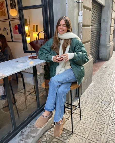 LUNA ISABELLA (@lunaisabellaa) • Instagram photos and videos Luna Isabella, Winter Outfit, Amsterdam, Winter Outfits, Barcelona, Spain, Instagram Photos, Photo And Video, Instagram Photo