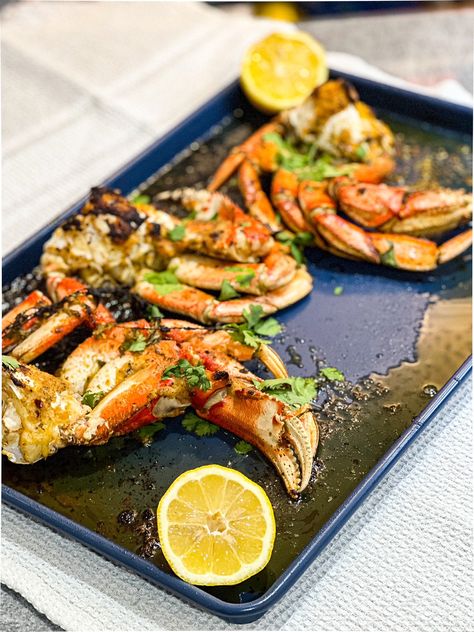 Garlic Butter Dungeness Crab Recipe Fresh Dungeness Crab Recipes, Crab Marinade Recipes, Frozen Dungeness Crab Recipes, Dungeon Crab Recipe, Baked Dungeness Crab Legs Oven, Best Crab Recipes, Steamed Dungeness Crab Recipes, Dungeness Crab Recipes Boil, Whole Crab Recipes Dungeness