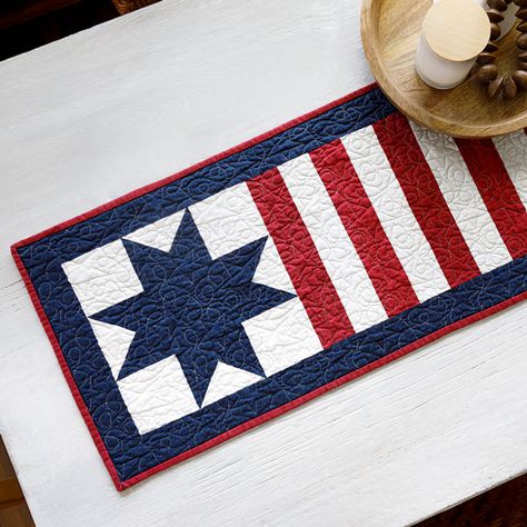 Patriotic Table Runners Free Pattern, 4th Of July Table Runner Free Pattern, Red White And Blue Table Runners, 4th Of July Table Runner, Americana Quilt, Triangle Quilt Tutorials, Diy Quilting, Patriotic Table Runner, Americana Quilts