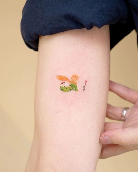 Little Prince Tattoo, Prince Tattoos, Small Shoulder Tattoos, Delicate Tattoo, Tatuaje A Color, Tattoo Feminina, Baby Tattoos, Aesthetic Tattoo, Little Tattoos