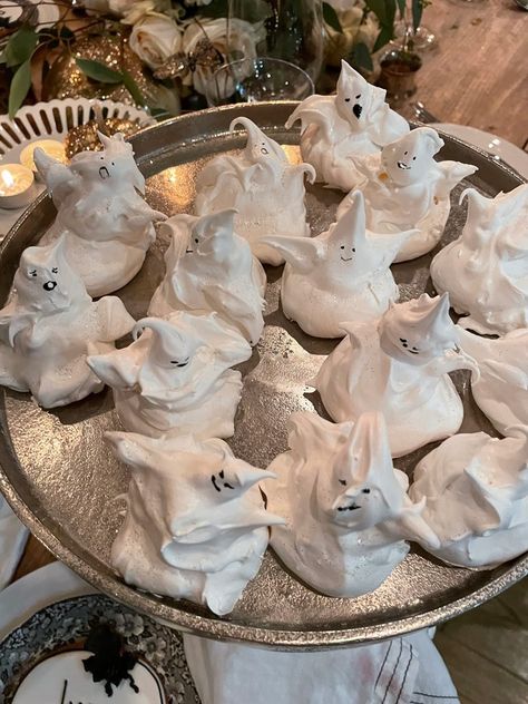 Dancing Ghost Meringues ~ https://lucylean.com Ghost Meringues, Dancing Ghost, Glitter Pumpkins, Black And White Theme, Edible Glitter, Dessert Spoons, Holy Ghost, White Pumpkins, Pavlova