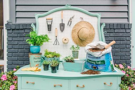 DIY Repurposed Outdoor Potting Bench Buffet Station | HGTV >> http://www.hgtv.com/design/make-and-celebrate/handmade/transform-a-dresser-into-a-potting-bench?soc=pinterest Potting Bench Ideas, Diy Potting Bench, Potting Station, Outdoor Potting Bench, Buffet Stations, Potting Benches, Potting Tables, Potting Table, Bench Ideas