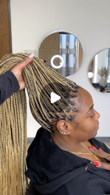 HOUSTON BRAIDER on Instagram: "Her first time trying blonde and she was in looove 🫶🏿💕. 🔴Book this style under small Medium Knotless braids and add on color blonde mix & hip length" Knotless Box Braids Blonde And Brown, Blonde Medium Knotless Braids, Small Blonde Knotless Braids, Mixed Braids Colors, Ash Blonde Knotless Braids, Color 27 Knotless Braids, Med Knotless Box Braids, Blonde Braids For Black Women, Mixed Blonde Knotless Box Braids