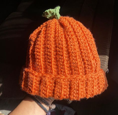 Explore 20 adorable crochet kids hats ideas to keep your little ones cozy and stylish throughout the year. Discover fun patterns and creative designs now! Fall Crochet Market Ideas, Fall Theme Crochet, Fall Crochet Hat, Crochet Ideas For Fall, Halloween Crochet Beanie, Crochet Halloween Projects, Crochet Fall Clothes, Crochet Fall Ideas, Pumpkin Crochet Hat