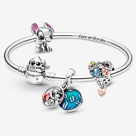 CLİCK THE LİNK İF YOU WANT TO BUY İT!! Capture the magic of Disney with these adorable Lilo & Stitch charms from PANDORA. Perfect for Disney fans! 🌺🐾✨ #DisneyCharms #LiloAndStitch #PANDORACharms #DisneyMagic #DisneyStyle #CharmBracelet #DisneyLovers #StitchLove #CollectibleCharms #DisneyFanatics#affiliate#affiliatelink#partnerlink#fyp#Pandora#charm Pandora Bracelet Charms Ideas, Pandora Bracelet Designs, Diy Jewelry Gifts, Charms Pandora, Diy Collier, Pandora Disney, Pandora Beads, Bracelet Pandora, Bracelets Design