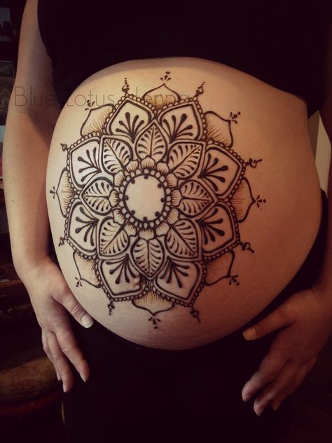 Traditional elements on a warm afternoon.... Henna Designs Pregnant Belly, Henna Belly Pregnancy, Meow Tattoo, Henna Belly, Lotus Henna, Belly Henna, Bump Painting, Pregnant Belly Painting, Belly Art