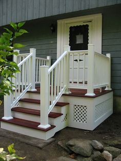 Porch With Steps, Small Front Porches Designs, Porches Ideas, Front Porch Remodel, Front Porch Deck, Veranda Design, Deck Skirting, Front Porch Steps, Porch Stairs