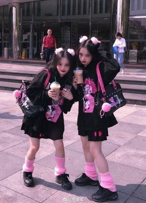 Mode Harajuku, Mode Emo, Mode Kawaii, 일본 패션, Harajuku Girls, Pastel Goth Fashion, Aesthetic Grunge Outfit, Trening Fitness, Kawaii Fashion Outfits