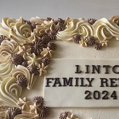 Pip King on Instagram: "Carrot cake slab with delicious cream cheese icing to celebrate a family reunion  #cakesofinstagram #slab #cake #slabcake #slabcakes #SlabCake #carrot #cake #carrotcake #neutralcake #neutralcakes #nz #cake #nzcake #nzcakes #nzcaker #nzcakedecorator" Floral Sheet Cake, Family Reunion Cakes, Slab Cake, Delicious Cream, Cream Cheese Icing, Sheet Cake, Carrot Cake, Family Reunion, A Family