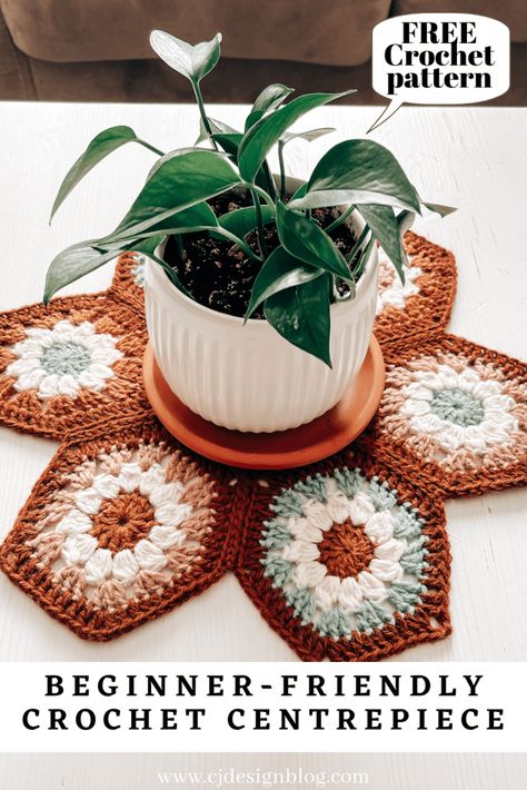 How to crochet a stunning hexagon centrepiece Cj Design, Free Pattern Crochet, Crochet Hexagon, Crochet Kitchen, Crochet Fashion Patterns, Hexagon Pattern, Crochet Diagram, Diy Crochet Projects, Lion Brand