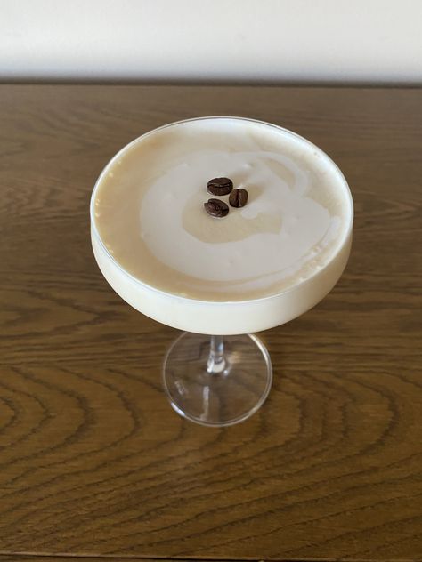 Oleato Golden Foam Espresso Martini Recipe Starbucks Sweet Cream, Meals For Three, Espresso Martini Recipe, Cold Brew Recipe, Coffee Recipes Starbucks, Olive Oil Recipes, Infused Coffee, How To Order Starbucks, Vanilla Syrup