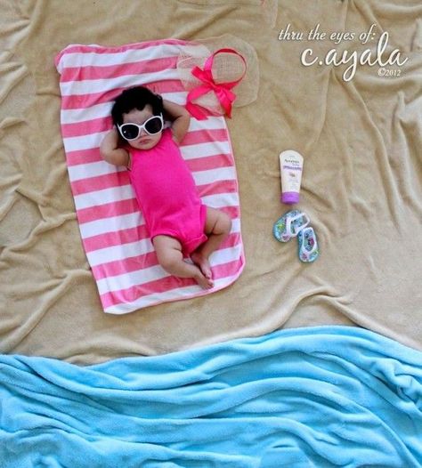 baby picture ideas on the beach on Capturing-Joy.com Summer Baby Photos, Photo Bb, Foto Kids, Foto Newborn, Monthly Baby Pictures, Baby Fotografie, Monthly Baby Photos, Newborn Baby Photoshoot, Baby Boy Photography