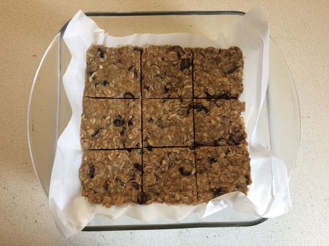 How to Make Homemade Protein Bars Without Protein Powder Protein Bars Without Protein Powder, Low Sugar Protein Bars, Homemade Protein Bars, Homemade Bars, Healthy Protein Bars, Peanut Butter Protein Bars, Protein Bars Homemade, Protein Cake, Low Carb Protein