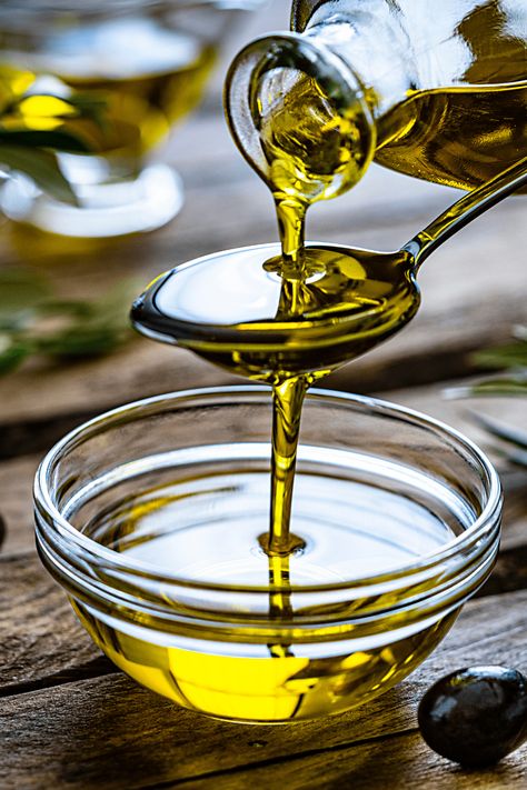 Cooking with Olive Oil: Everything You Need to Know! Vegetable Oil Substitute, Best Oil For Frying, Drinking Olive Oil, Spanish Olives, Pan Frying, Rich Food, Refined Coconut Oil, Minyak Goreng, Cooking With Olive Oil