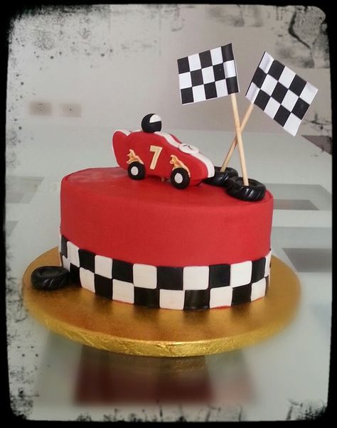 Transportation Birthday Cake, Racing Car Birthday Cake, Birthday Cake Diy, Car Birthday Cake, Racing Car Birthday, Race Car Cake, Racing Cake, Race Car Cakes, 2nd Birthday Party For Boys