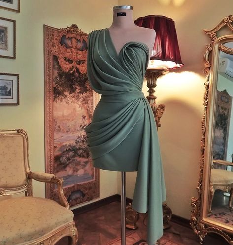 Drapping Dress Fashion, Drapping Dress Ideas, Drape Fashion, Fashion Draping, Evening Dress Patterns, Body Con Dress Outfit, Draping Fashion, Night Dresses, Dress Drape