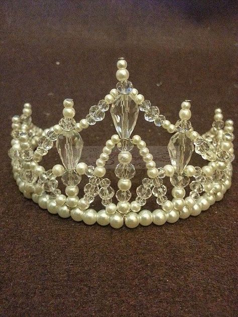 handmade+wire+tiara | Crystal crown are very popular in weddings! Every woman wants to be a ... Beaded Tiara, Diy Tiara, Ballet Tiaras, Crystal Diy, Beaded Crown, Diy Crown, Crystal Tiara, Tiara Wedding, Tiara Crown